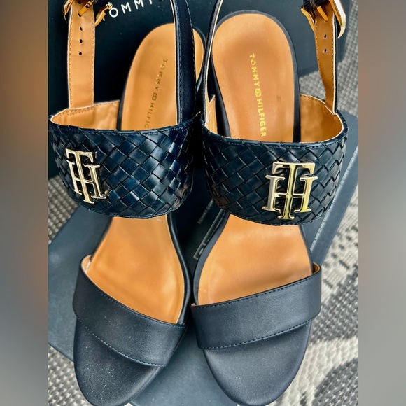 Tommy Hilfiger Women’s Elevated Heeled Sandal - Picture 8 of 8